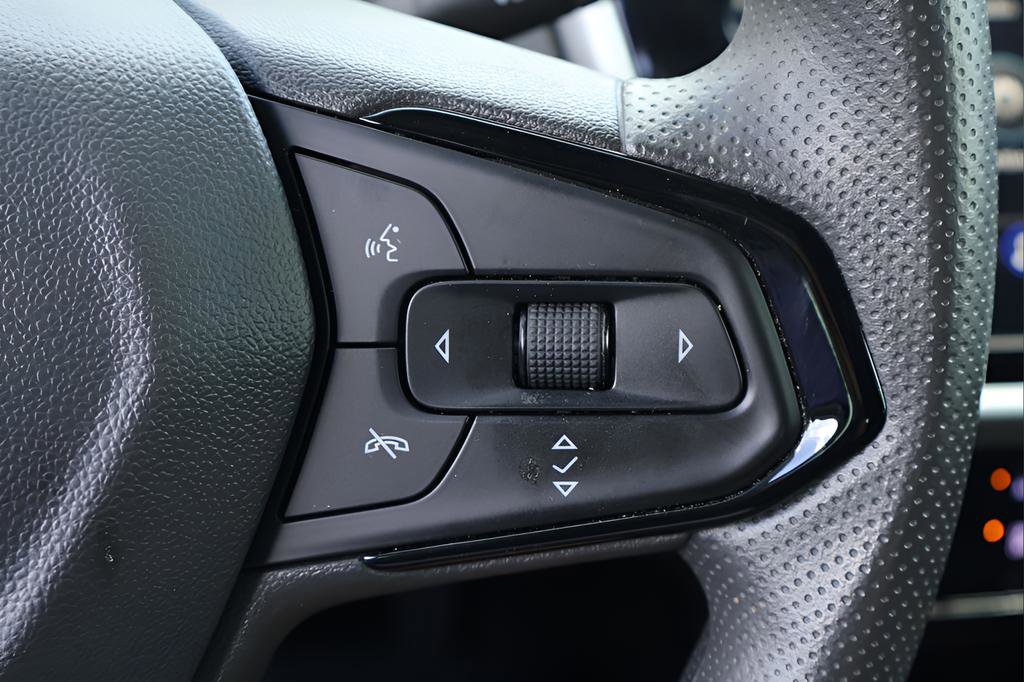 Used 2023 Chevrolet Bolt EUV LT w/ Driver Confidence Package FWD image 24