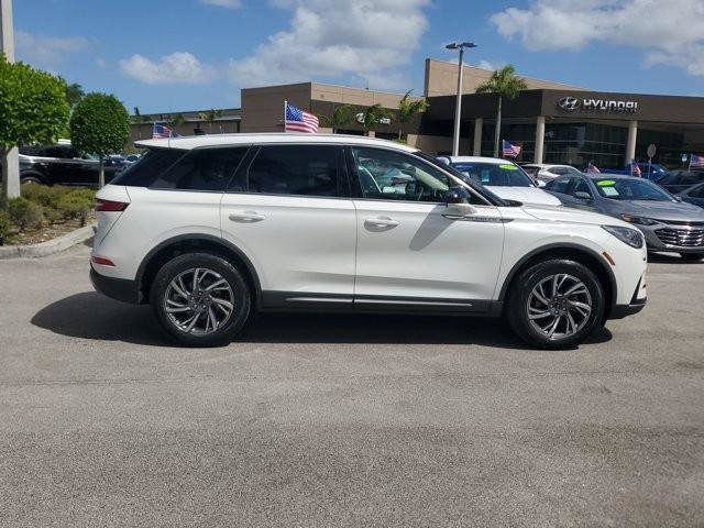Used 2023 Lincoln Corsair FWD image 4