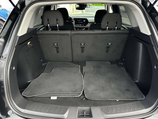Used 2025 Chevrolet TrailBlazer LT AWD/4WD image 22