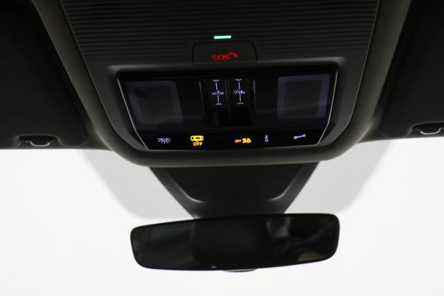 Used 2025 Volkswagen Atlas Peak Edition SE AWD/4WD image 29