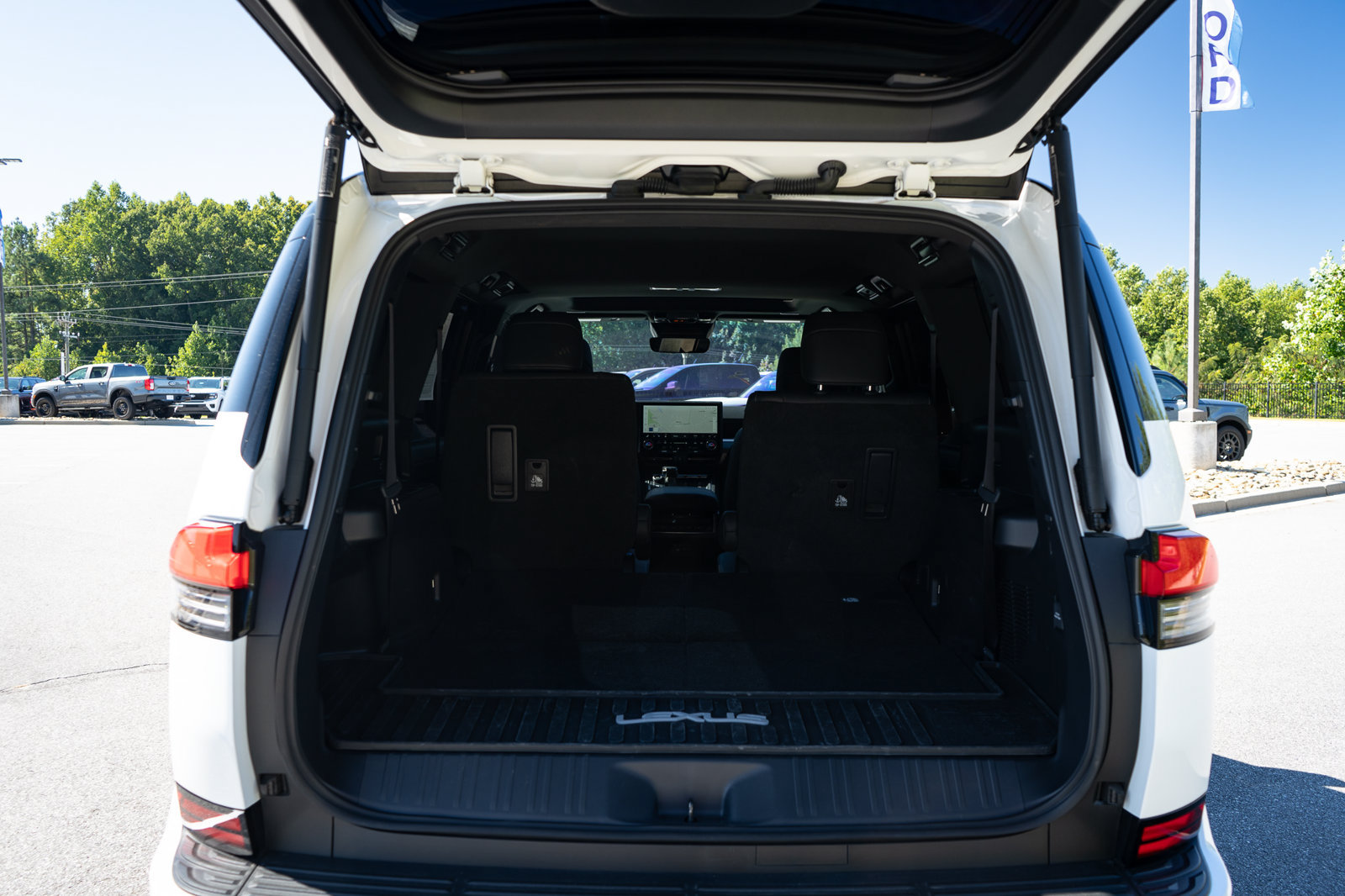 Used 2025 Lexus GX 550 AWD/4WD image 16