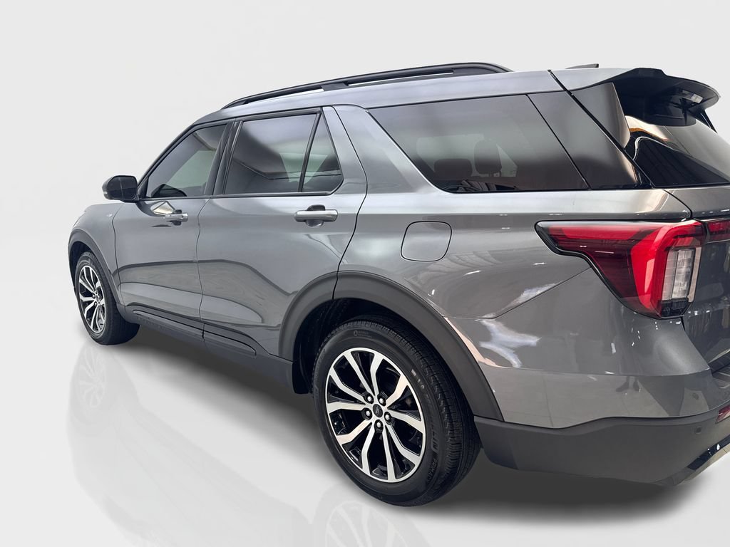 Used 2025 Ford Explorer ST-Line w/ Premium Package RWD image 14