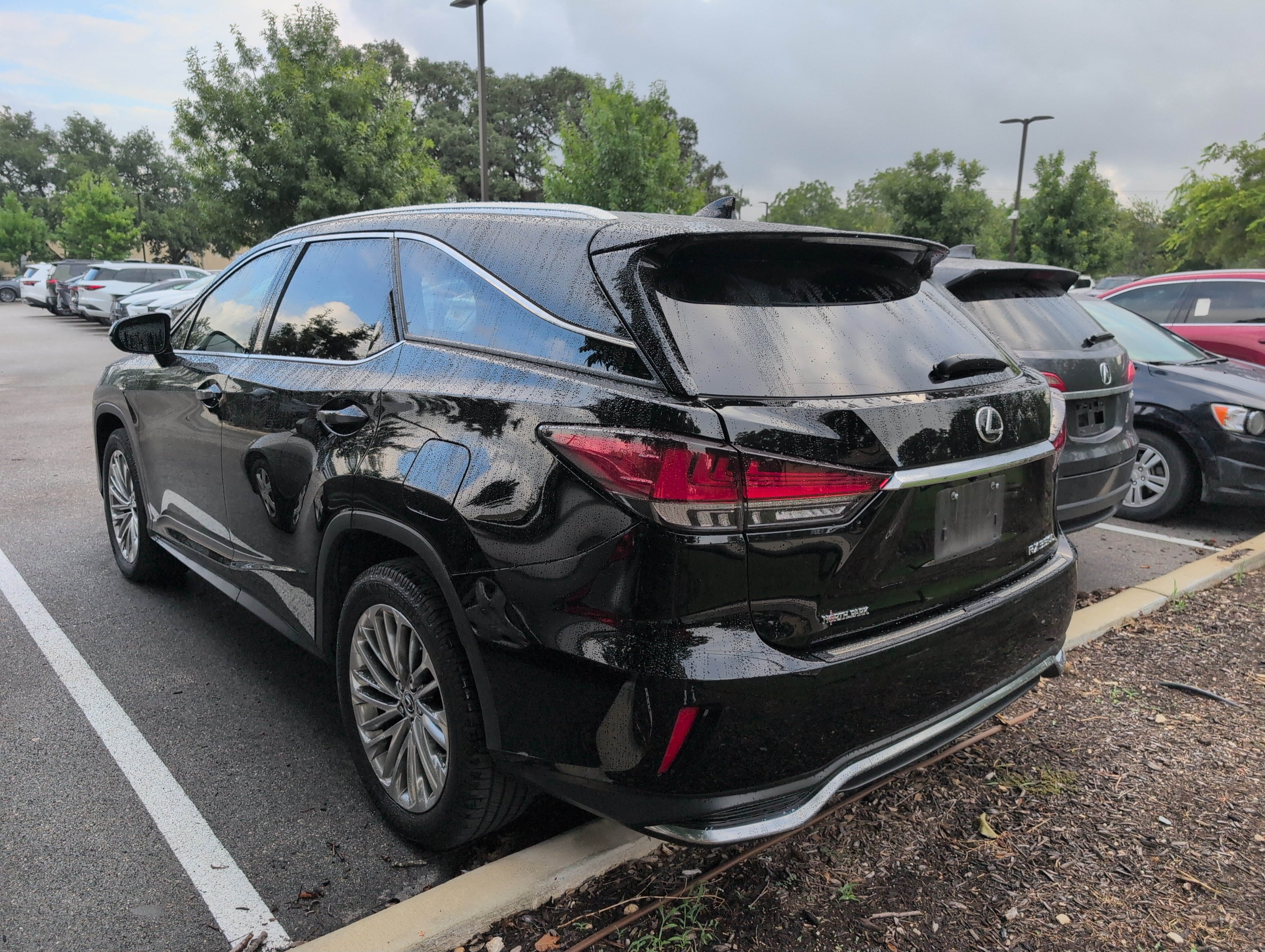 Used 2020 Lexus RX 350L Luxury w/ Accessory Package FWD image 4