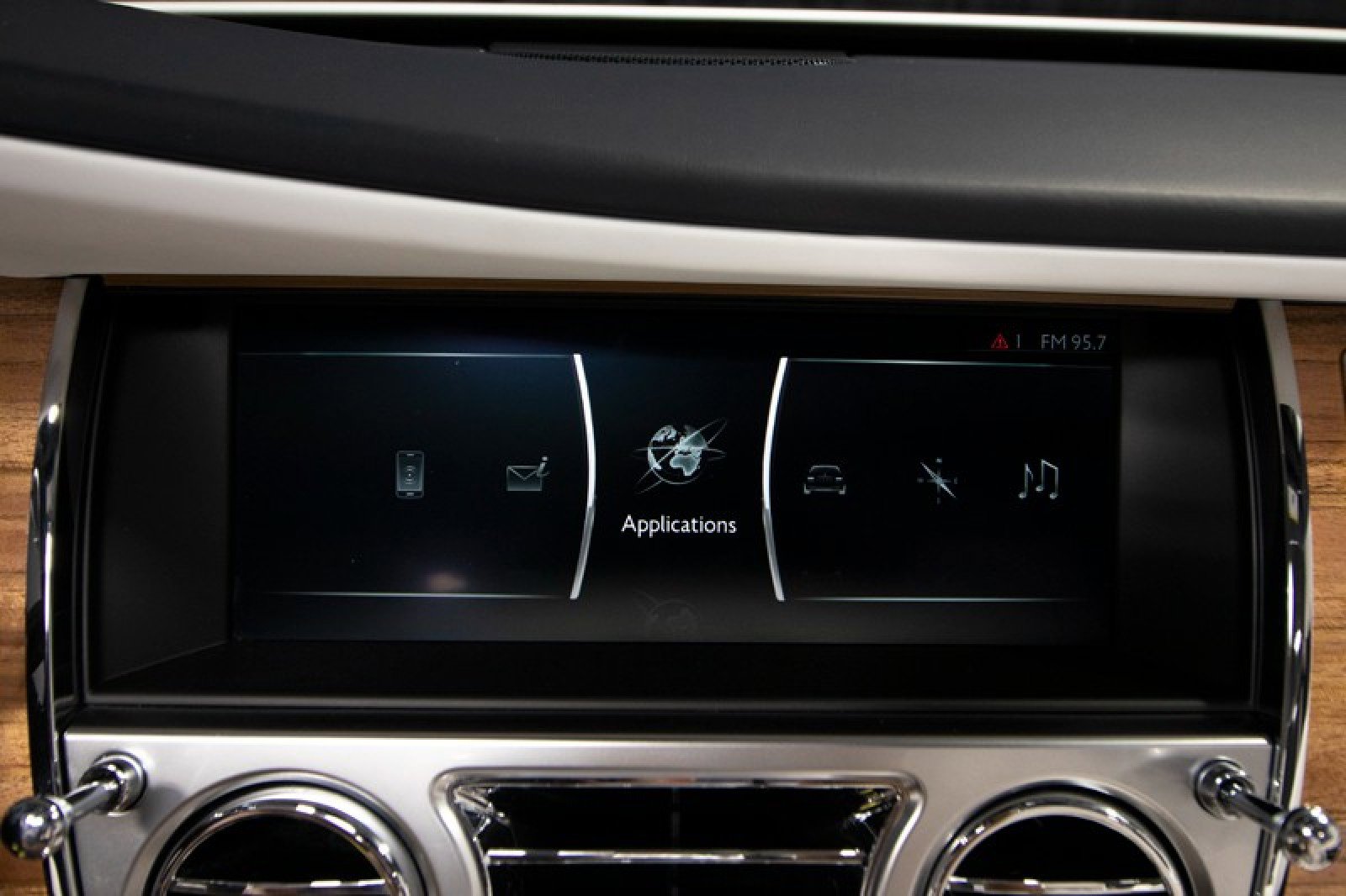 Used 2020 Rolls-Royce Dawn RWD image 29