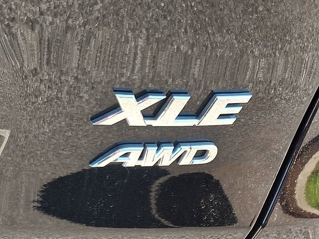 Used 2025 Toyota RAV4 XLE image 30