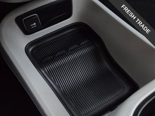 Used 2023 Chrysler Pacifica Touring-L FWD image 26
