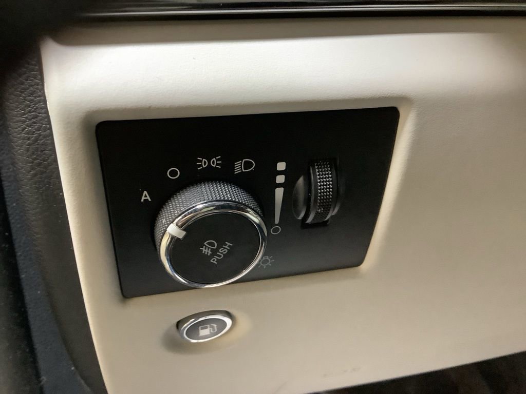 Used 2018 Jeep Grand Cherokee Summit image 25