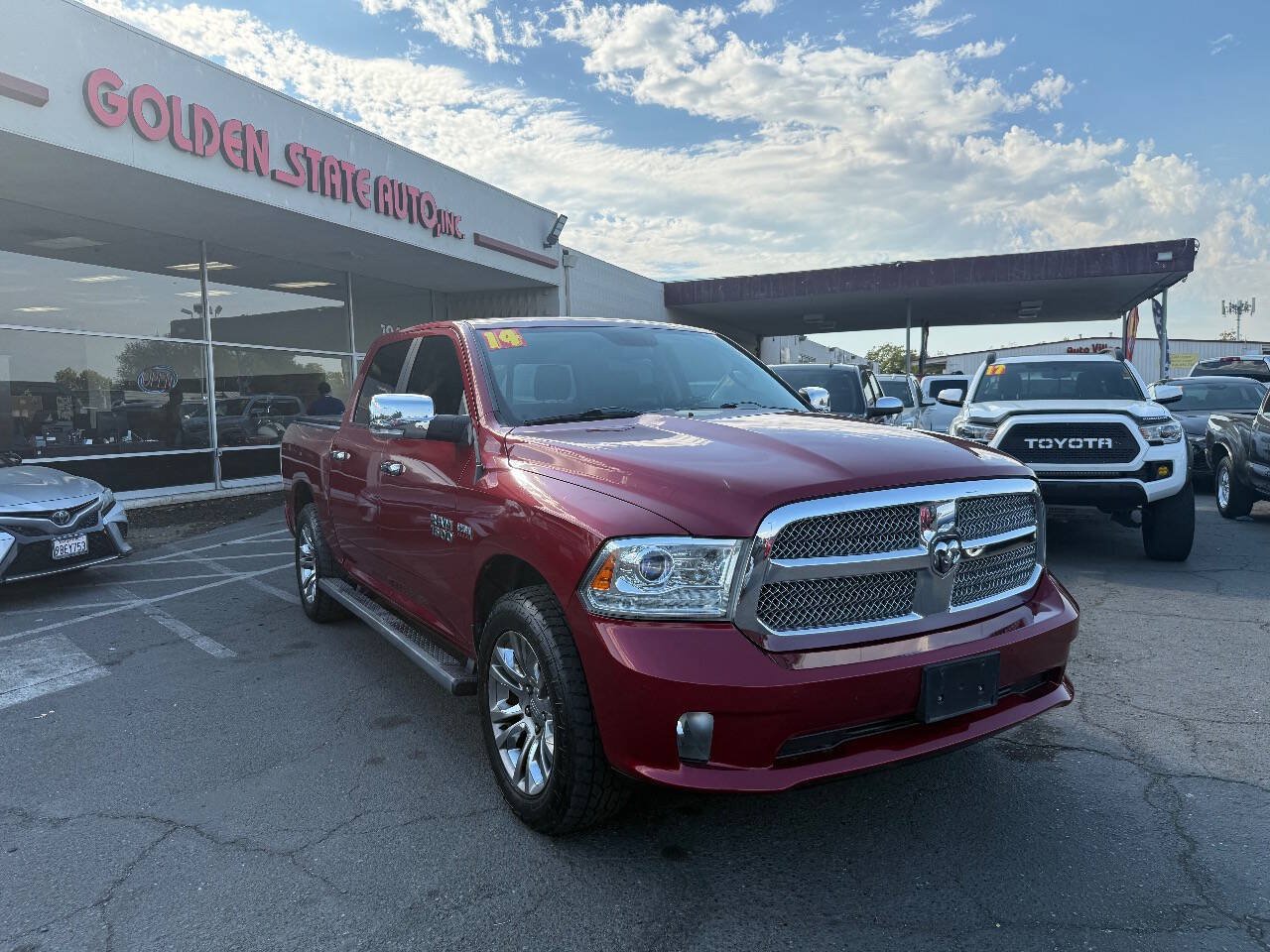 Used 2014 RAM 1500 Limited AWD/4WD image 2