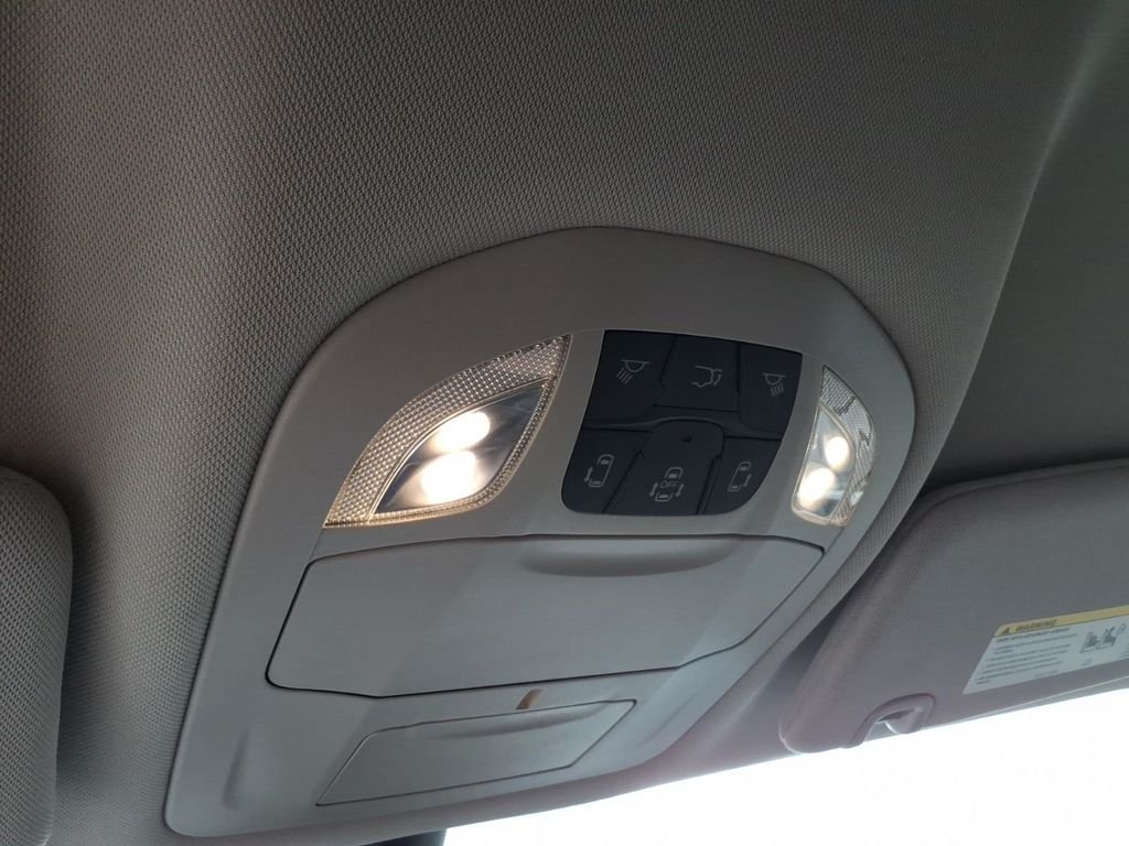 Used 2024 Chrysler Pacifica Touring-L FWD image 30