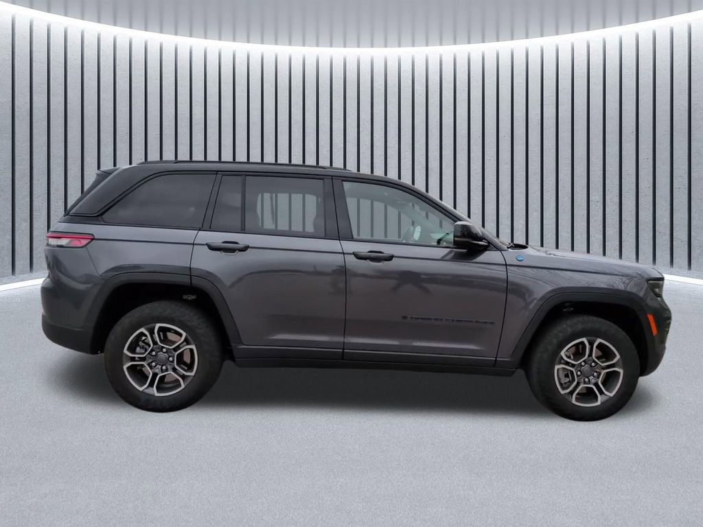 Used 2022 Jeep Grand Cherokee Trailhawk image 4