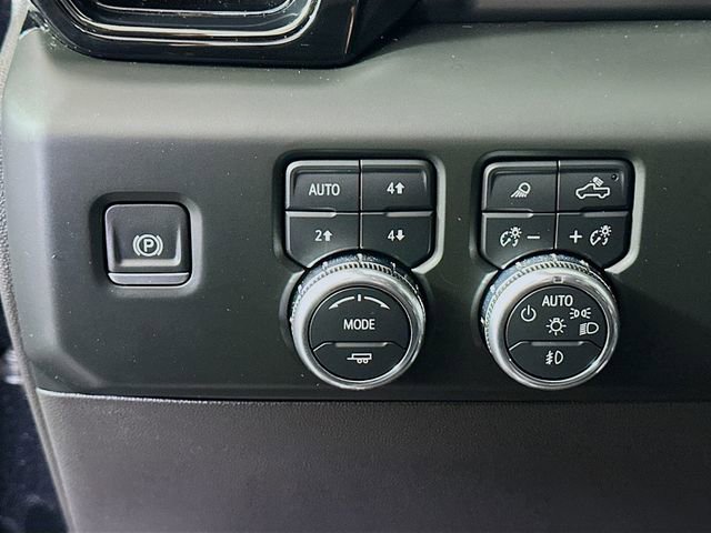 Used 2024 GMC Sierra 1500 AT4 w/ Technology Package image 11