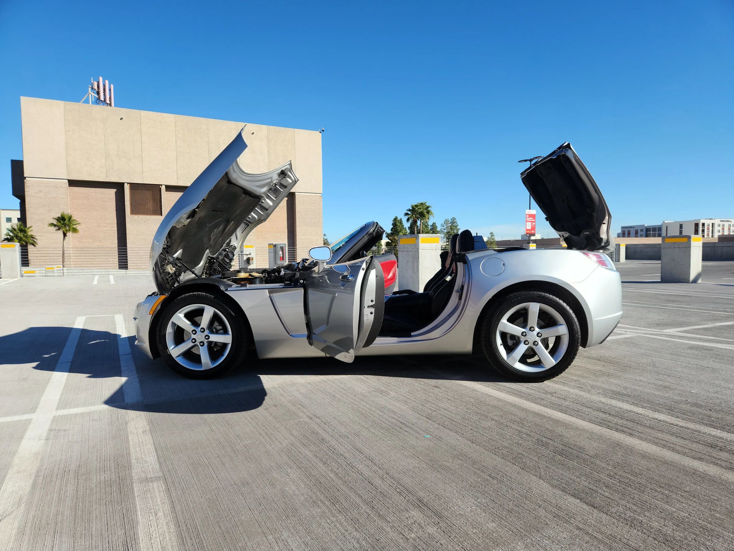 Used 2008 Saturn Sky Red Line RWD image 25