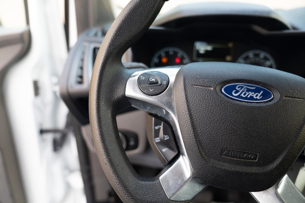 Used 2022 Ford Transit Connect XL image 36