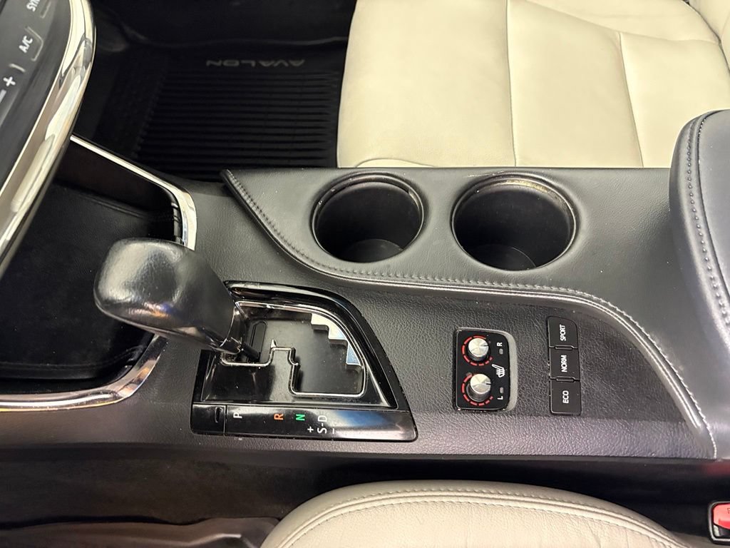 Used 2018 Toyota Avalon XLE w/ All Weather Liner Package FWD image 35