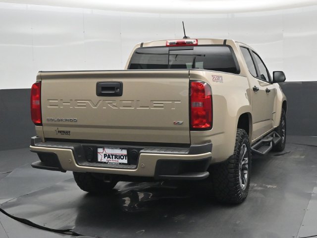 Used 2022 Chevrolet Colorado Z71 AWD/4WD image 2