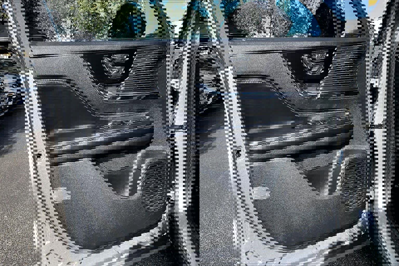 Used 2021 Lincoln Corsair FWD w/ Equipment Group 101A image 22