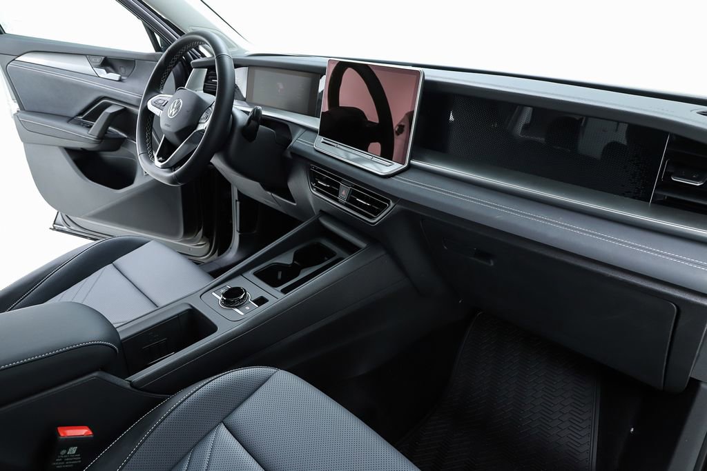 New 2026 Volkswagen Tiguan SE image 72