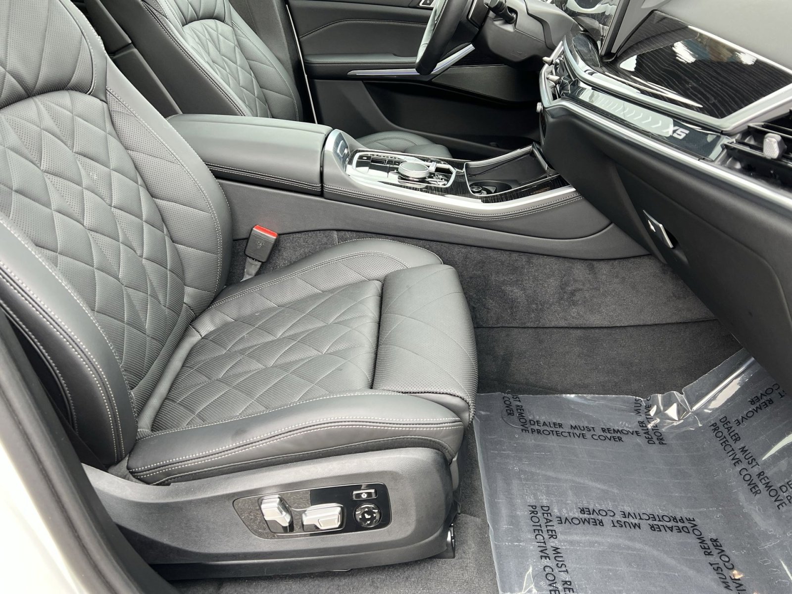 Used 2025 BMW X5 xDrive40i w/ M Sport Package image 26