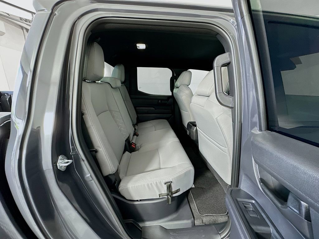 Certified 2025 Toyota Tacoma SR5 AWD/4WD image 25