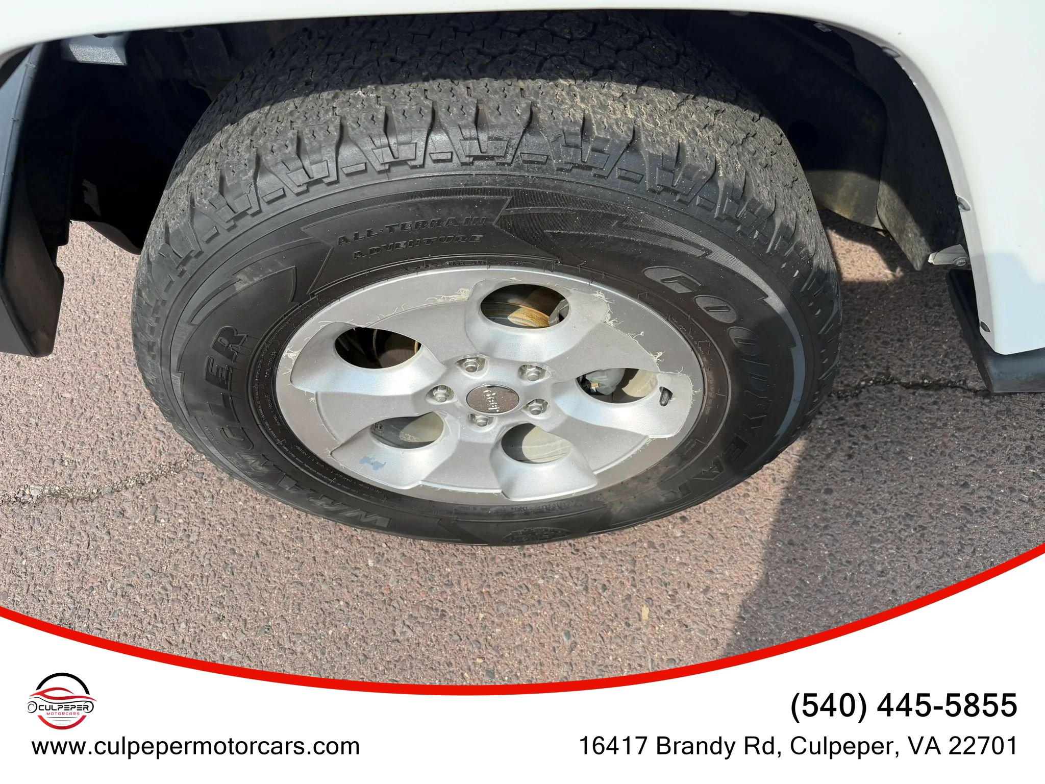 Used 2012 Jeep Wrangler Unlimited Sahara w/ Connectivity Group AWD/4WD image 25
