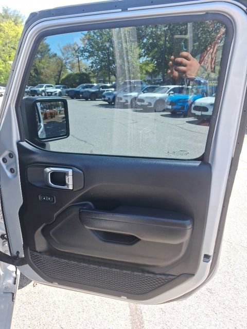 Used 2022 Jeep Wrangler Unlimited Sport image 25