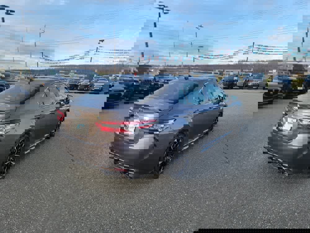 Used 2019 Toyota Camry XSE image 5