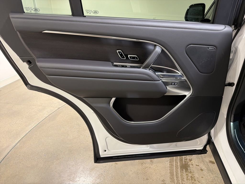 New 2026 Land Rover Range Rover Long Wheelbase SE AWD/4WD image 20
