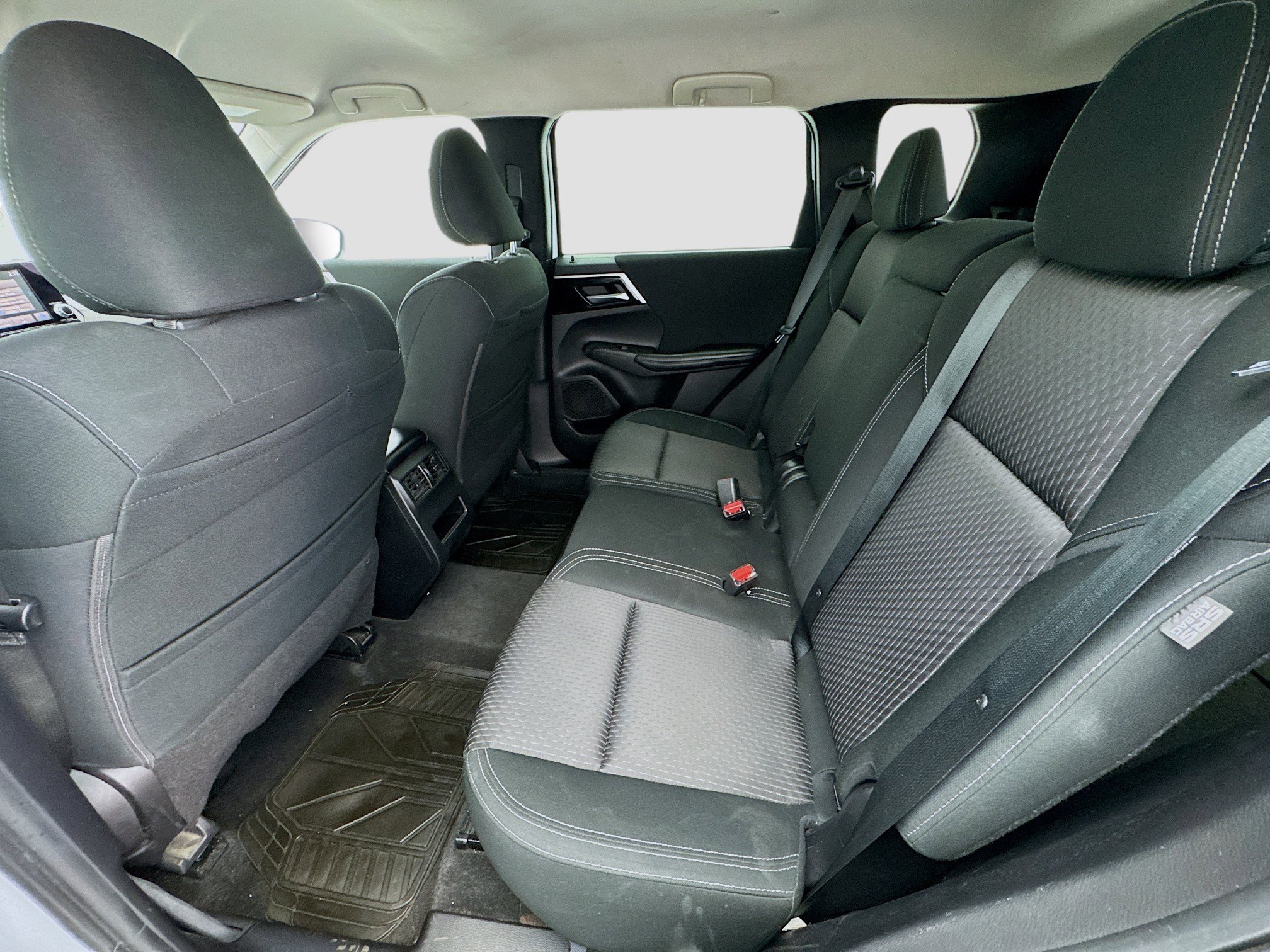 Used 2022 Mitsubishi Outlander ES image 15