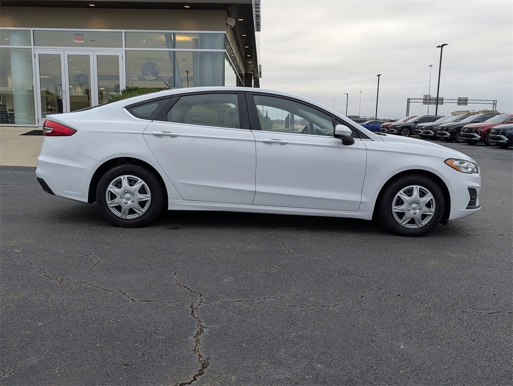 Used 2019 Ford Fusion S image 3