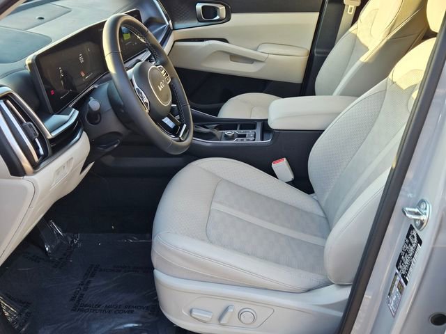 Used 2025 Kia Sorento EX w/ Panoramic Sunroof Package image 11