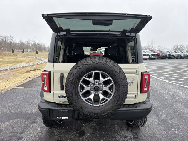 Used 2025 Ford Bronco Badlands image 12
