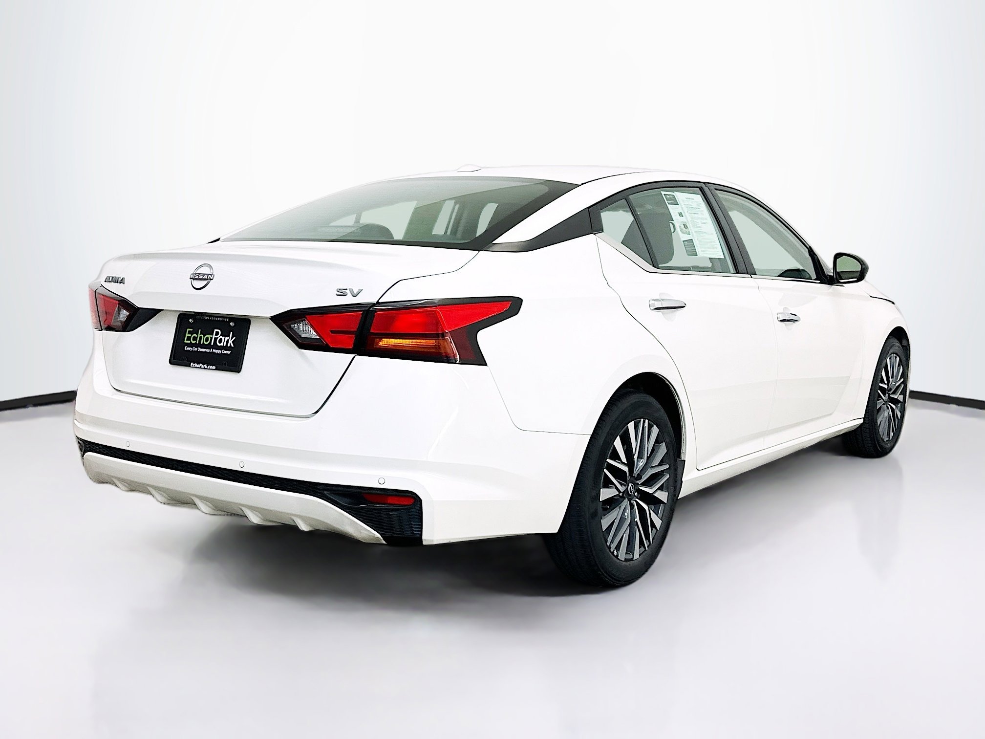 Used 2024 Nissan Altima 2.5 SV image 9
