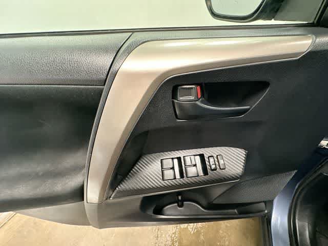 Used 2014 Toyota RAV4 LE AWD/4WD image 15