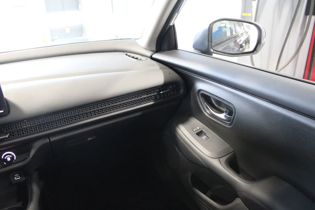 Used 2024 Honda HR-V LX image 27