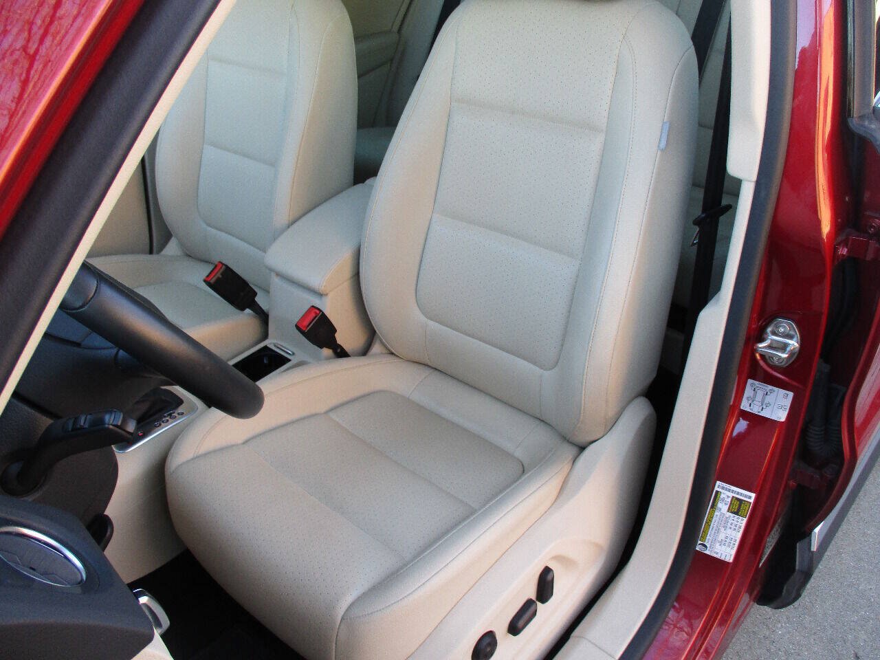 Used 2016 Volkswagen Tiguan SE AWD/4WD image 18