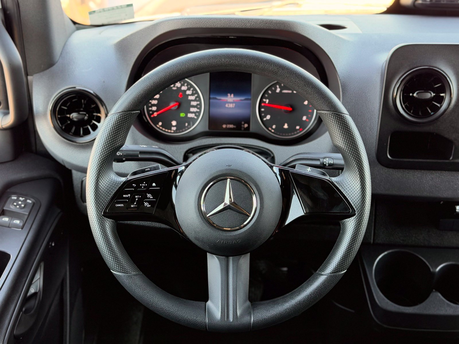 Used 2025 Mercedes-Benz Sprinter 2500 image 25