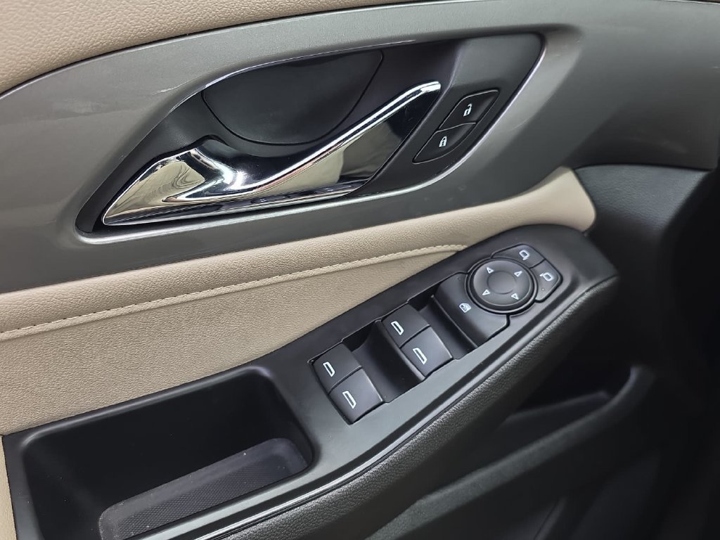 Used 2023 Chevrolet Traverse LS w/ Safety Package FWD image 28