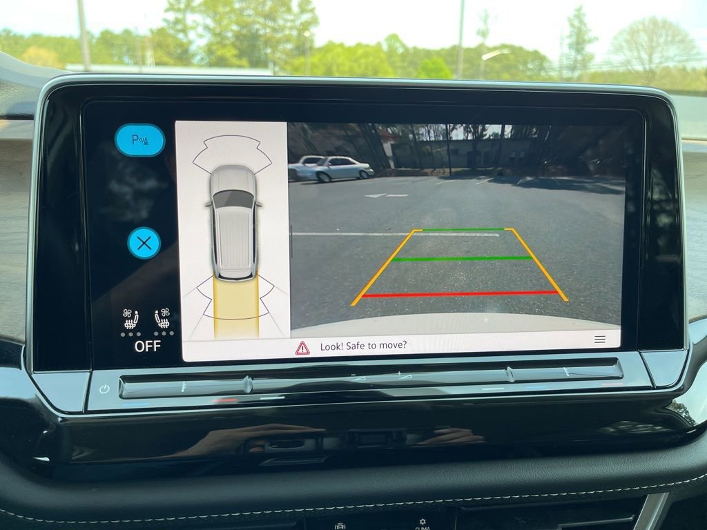 Used 2025 Volkswagen Atlas SE FWD image 11