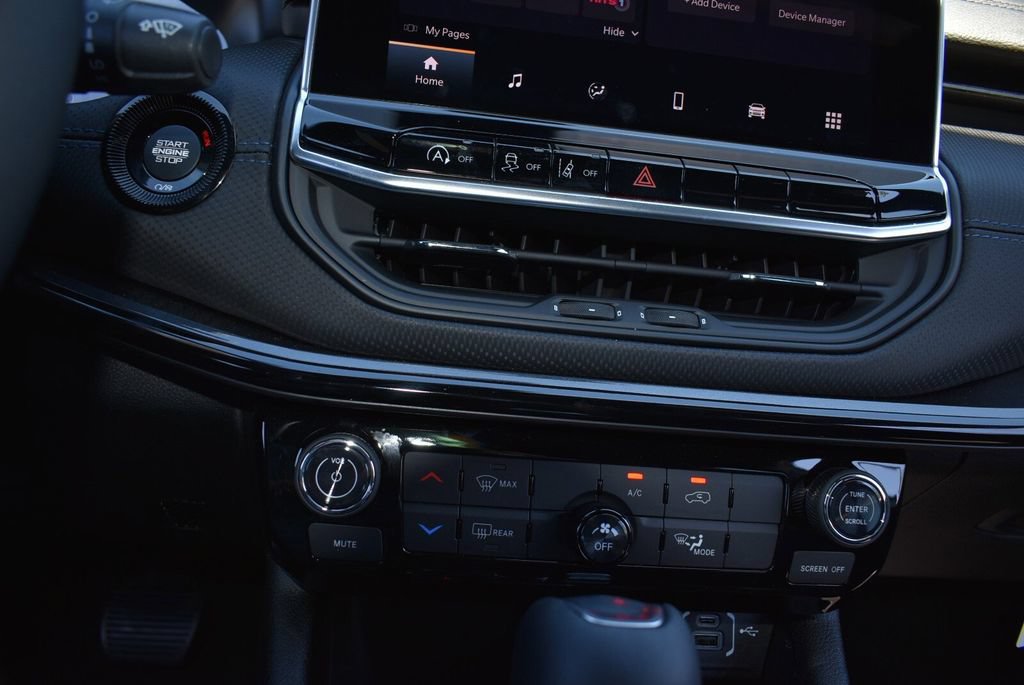New 2026 Jeep Compass Latitude AWD/4WD image 17