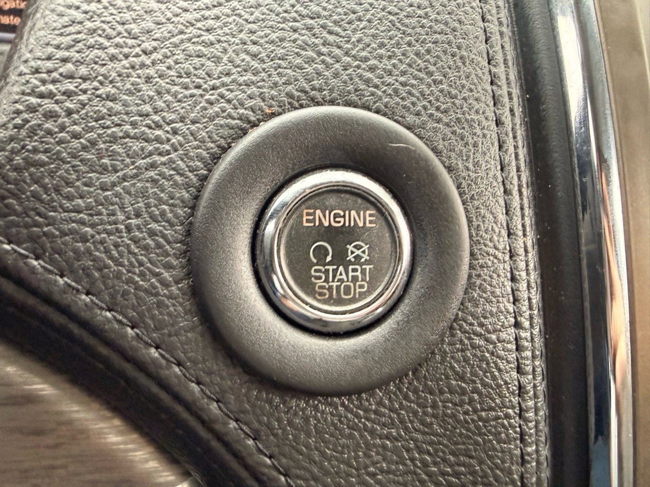 Used 2011 Lincoln MKX AWD w/ 102A Rapid Spec Order Code image 11