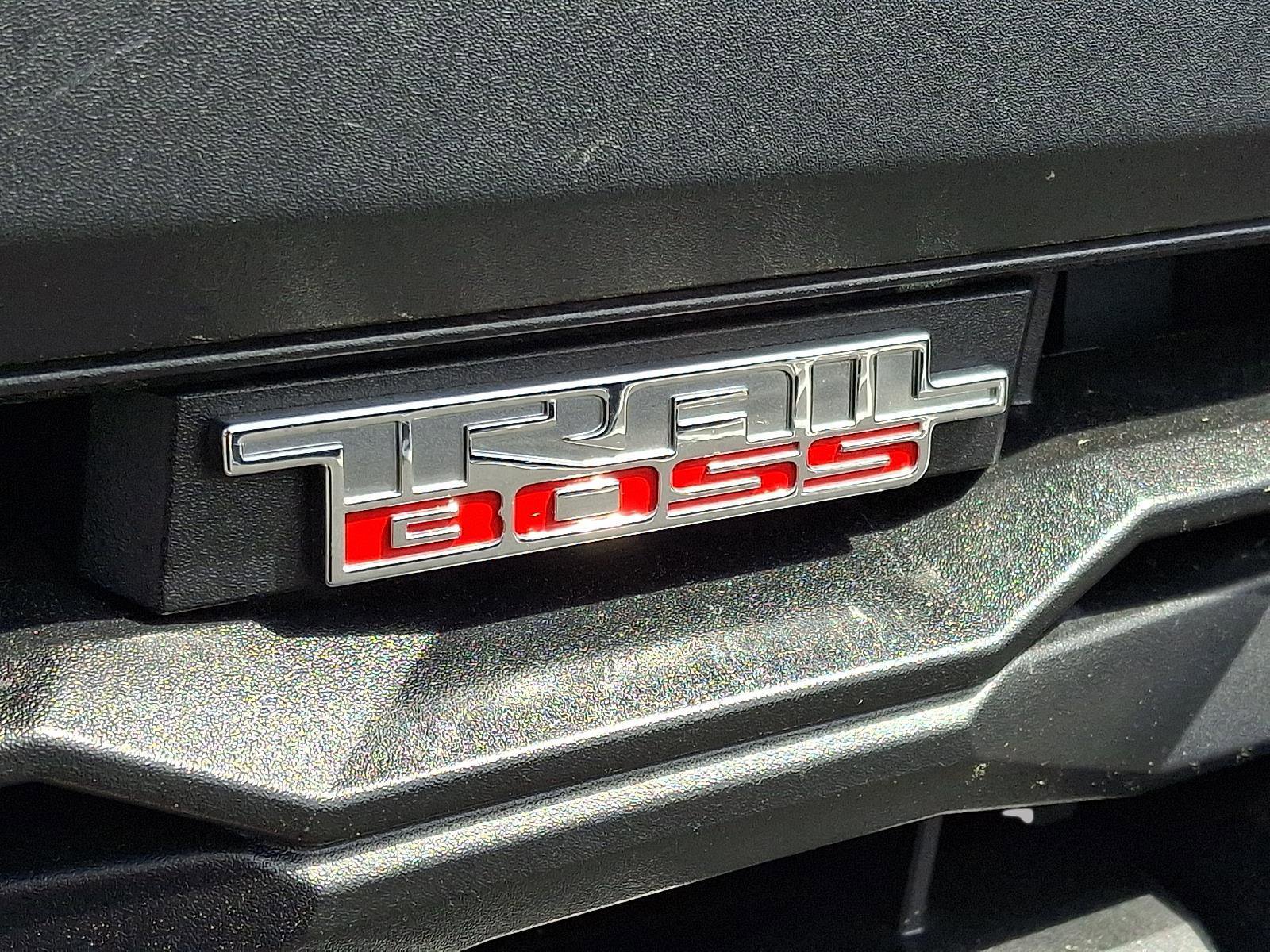 Used 2025 Chevrolet Colorado Trail Boss image 9