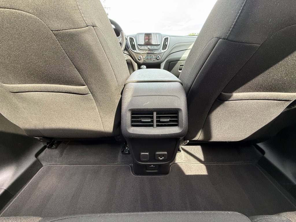 Certified 2018 Chevrolet Equinox LT w/ Sun & Infotainment Package image 31