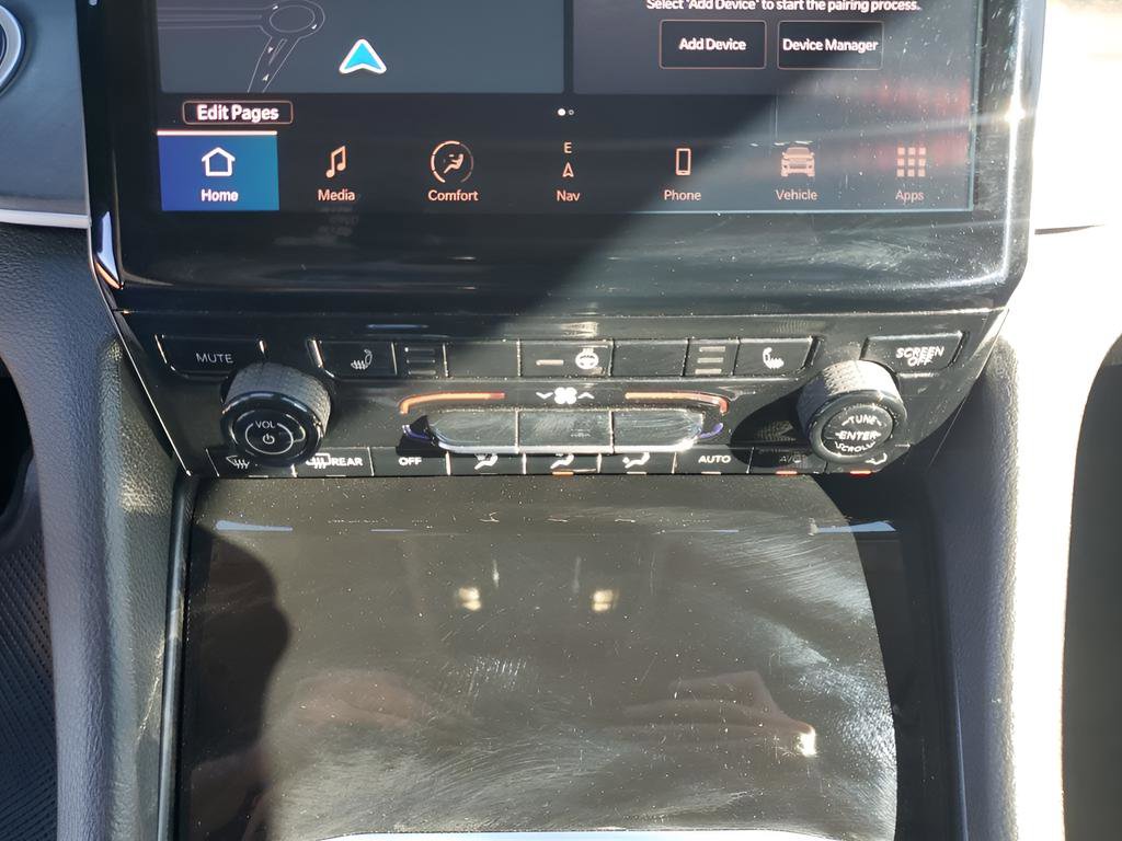 Used 2024 Jeep Grand Cherokee Limited image 38