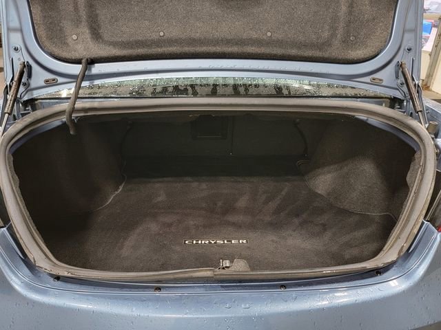 Used 2011 Chrysler 200 Limited image 35