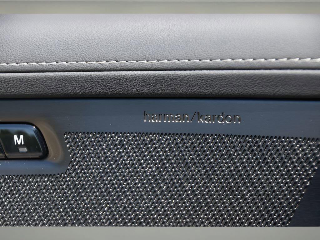 Certified 2025 Volvo XC90 T8 Plus w/ Protection Package Premier image 21