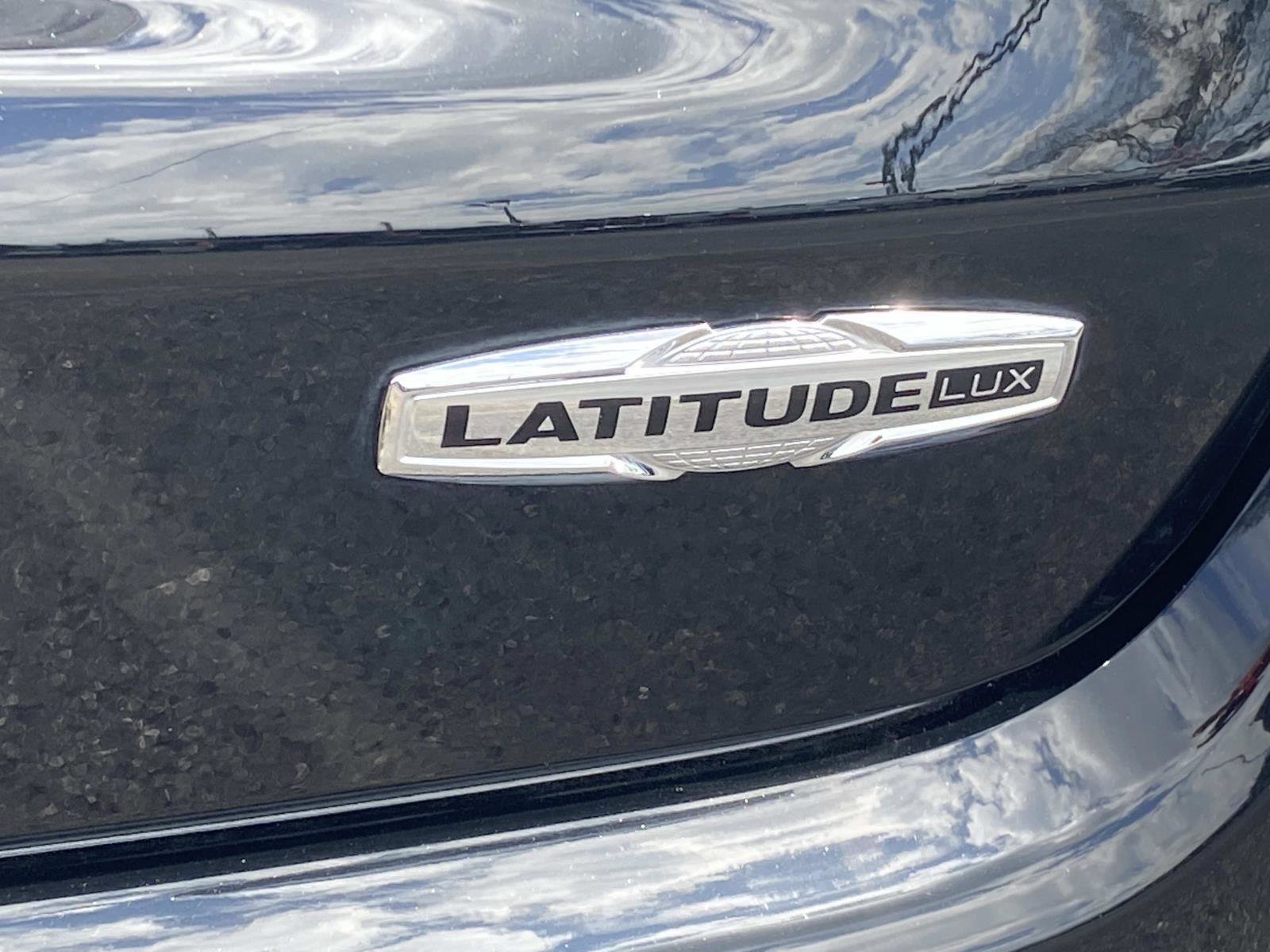 Used 2022 Jeep Compass Latitude image 6