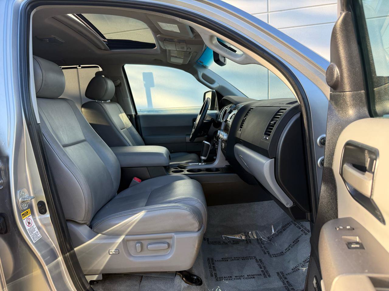 Used 2010 Toyota Sequoia Limited AWD/4WD image 28