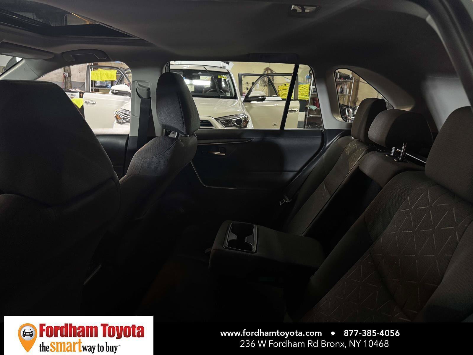 Used 2019 Toyota RAV4 XLE AWD/4WD image 12