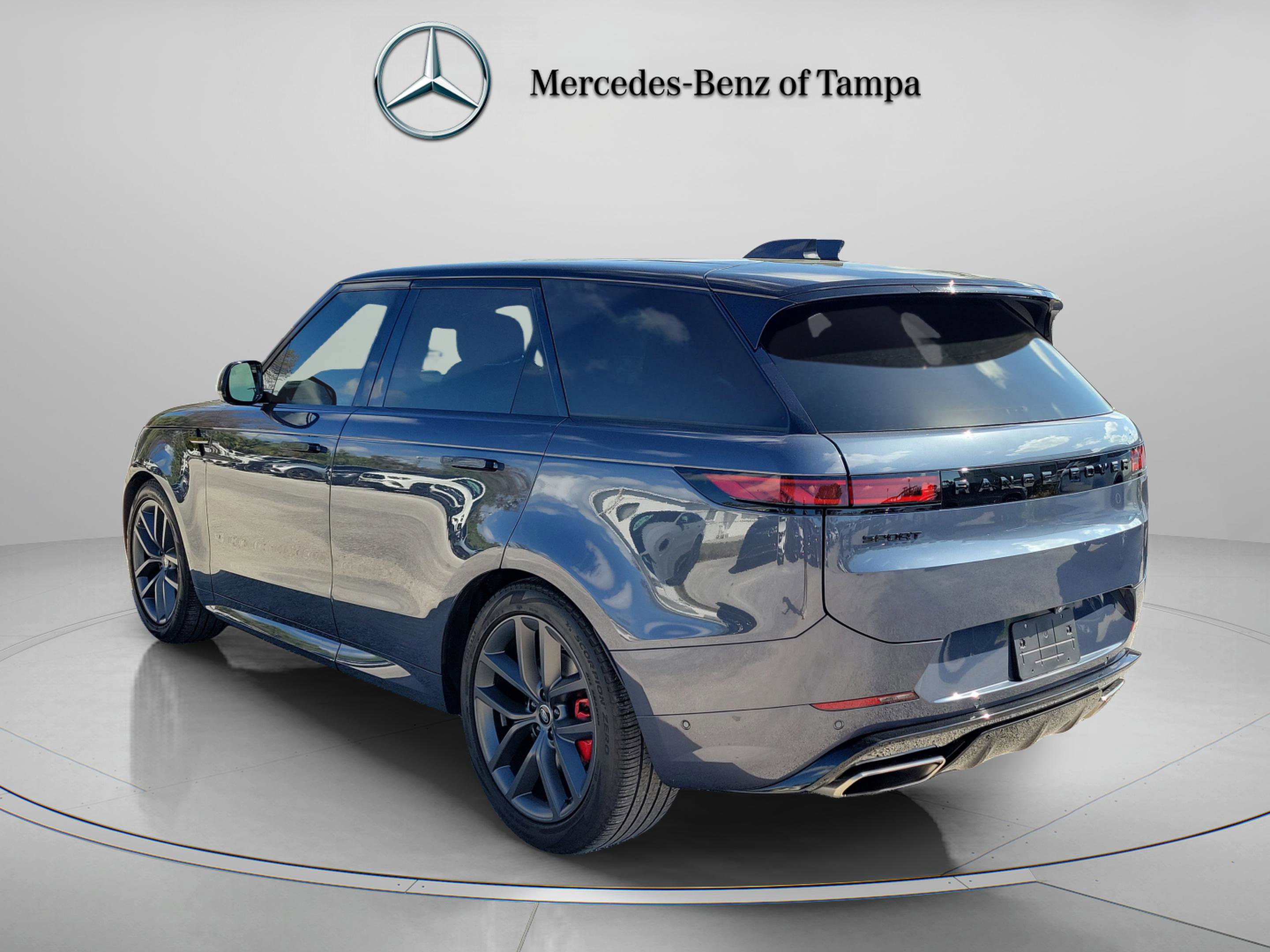 Used 2024 Land Rover Range Rover Sport Dynamic SE image 2