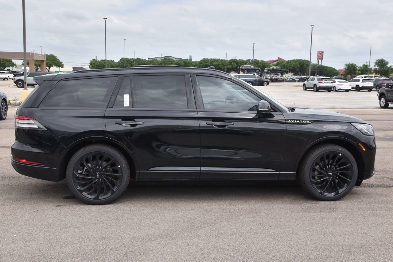 New 2026 Lincoln Aviator Reserve RWD image 5